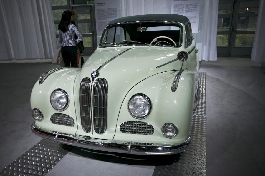  BMW 502 1954 года  (фото 3 из 6)